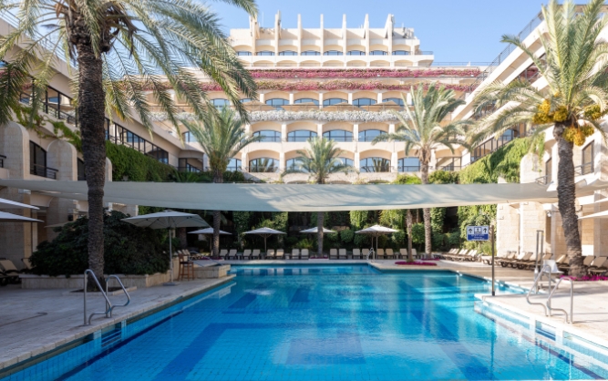 תמונה של בריכת השחייה