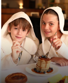 ילדים אוכלים בדן כרמל