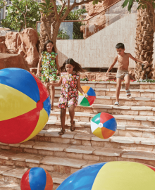 ילדים משחקים בדן אילת