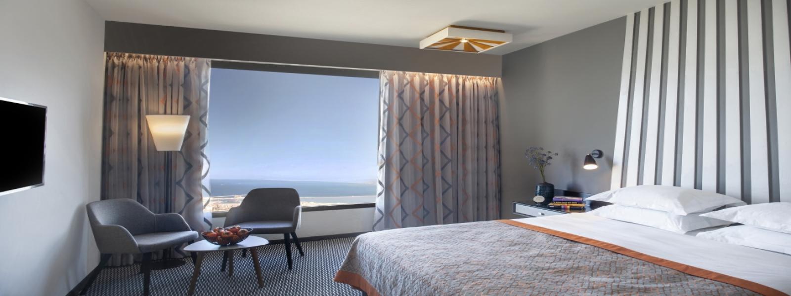 תמונה של חדר אקזקיוטיב הפונה למפרץ חיפה