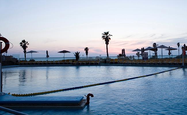 תמונה של הבריכה בדן פנורמה תל אביב