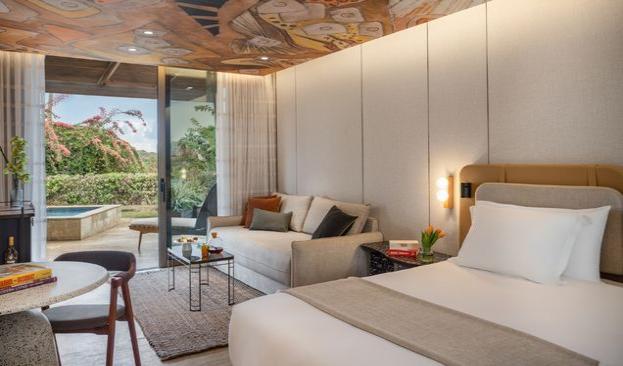 תמונה של חדר גן עם אמבט שמש