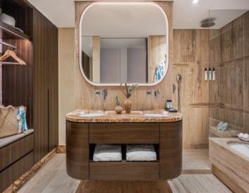 תמונה של חדר גן עם אמבט שמש